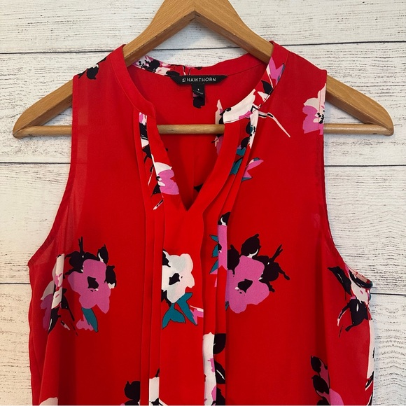 41 Hawthorn Breyon Red Floral Sleeveless Blouse. - Picture 3 of 5